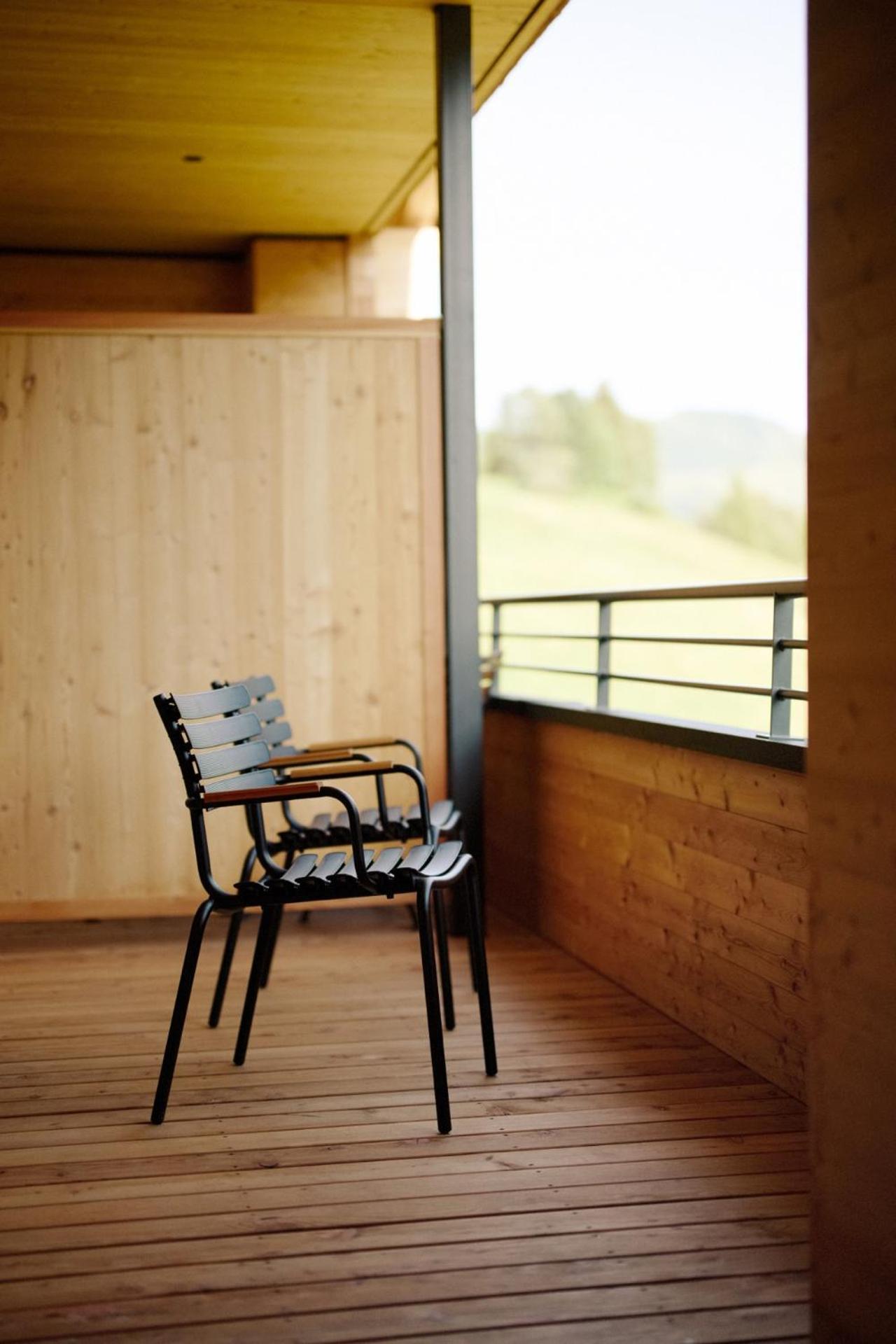 Alpenstolz Damuels Haus 3 - Stilvoll Urlauben In Den Bergen Apartment Bagian luar foto